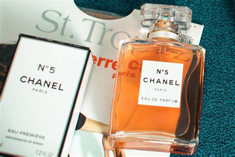 is no 5 chanel for young woman|what does chanel no 5 smell like.